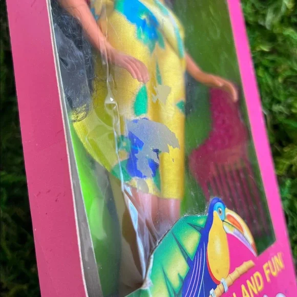 VINTAGE Barbie Island fun MIKO doll 1980s Mattel Canada Inc. NEW IN BOX! 💕 - Picture 5 of 17
